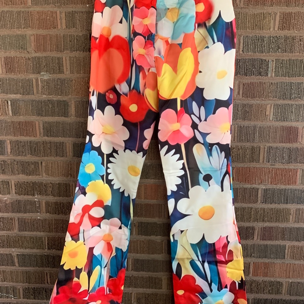 Vibrant Floral Wide-Leg Pants in Multicolor